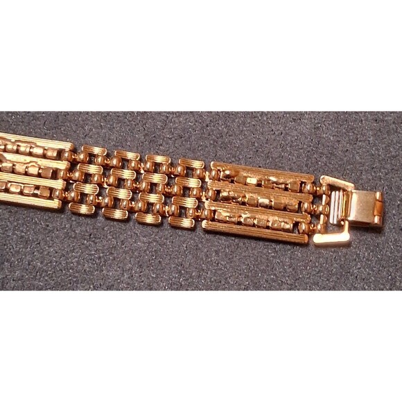 Vintage Panther Link Rhinestone Bracelet Gold Tone - Picture 5 of 6